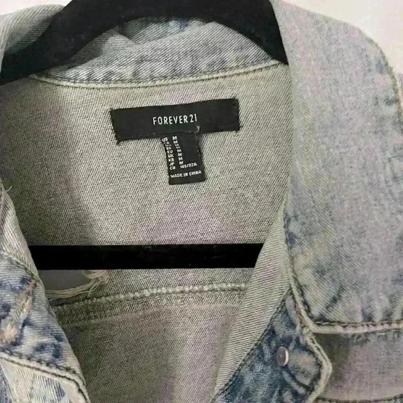 Forever21 Distressed Jean Jacket Size M - Picture 4 of 4